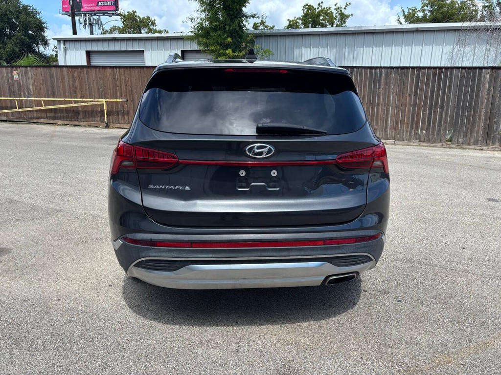 Hyundai Santa Fe Vehicle Full-screen Gallery Image 06