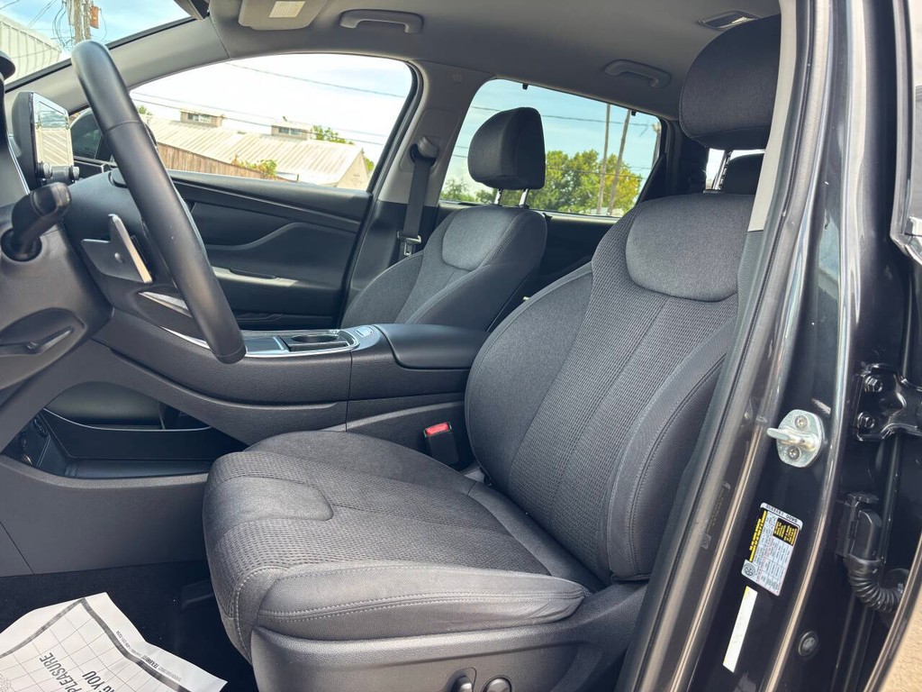 Hyundai Santa Fe Vehicle Full-screen Gallery Image 09