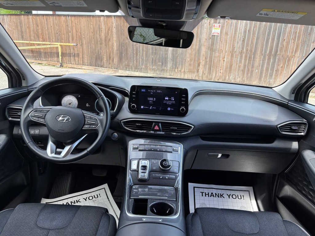 Hyundai Santa Fe Vehicle Full-screen Gallery Image 19