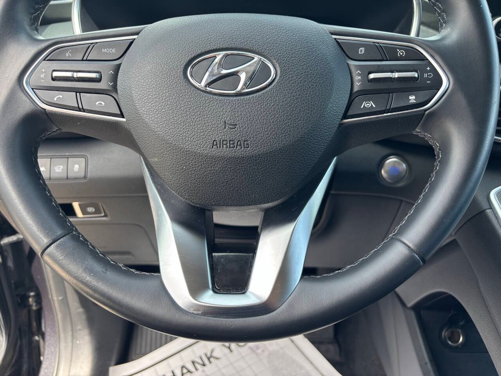 Hyundai Santa Fe Vehicle Full-screen Gallery Image 22