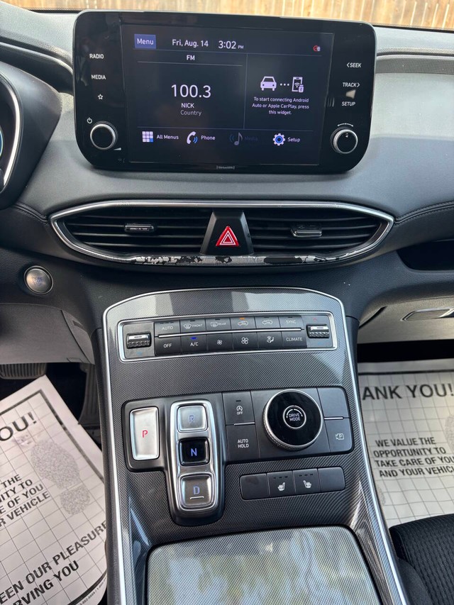 Hyundai Santa Fe Vehicle Full-screen Gallery Image 20