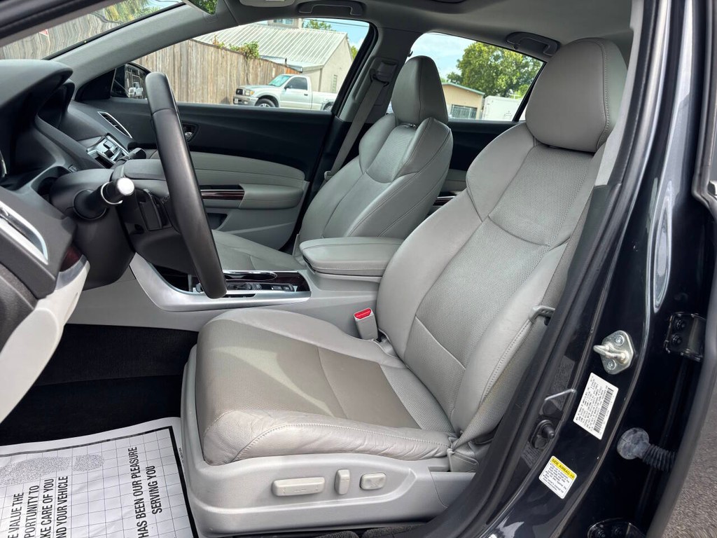 Acura TLX Vehicle Full-screen Gallery Image 09