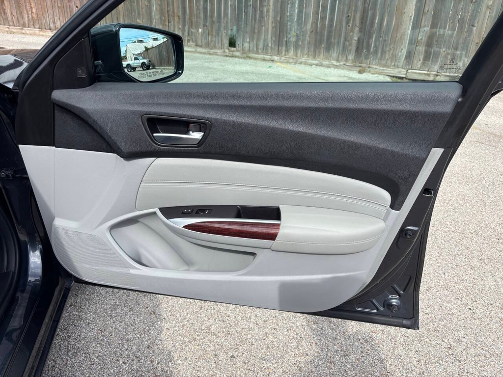 Acura TLX Vehicle Full-screen Gallery Image 13