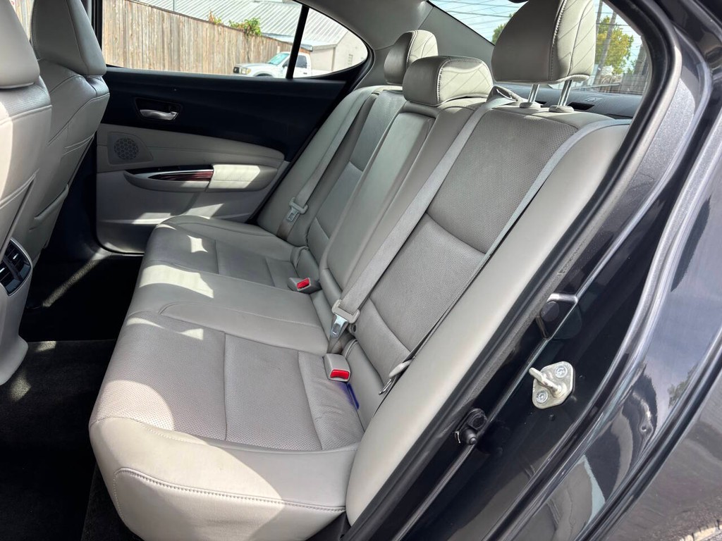 Acura TLX Vehicle Full-screen Gallery Image 14