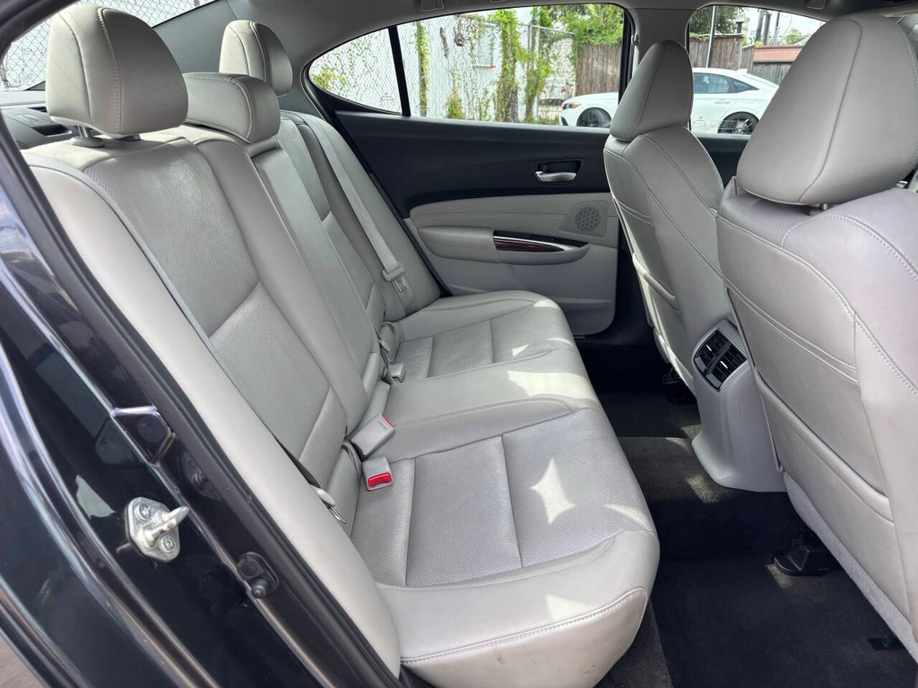 Acura TLX Vehicle Full-screen Gallery Image 16