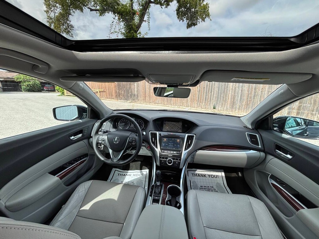 Acura TLX Vehicle Full-screen Gallery Image 18