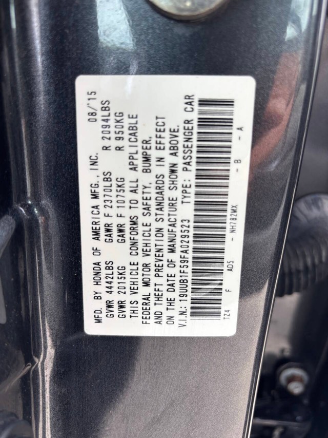 Acura TLX Vehicle Full-screen Gallery Image 31