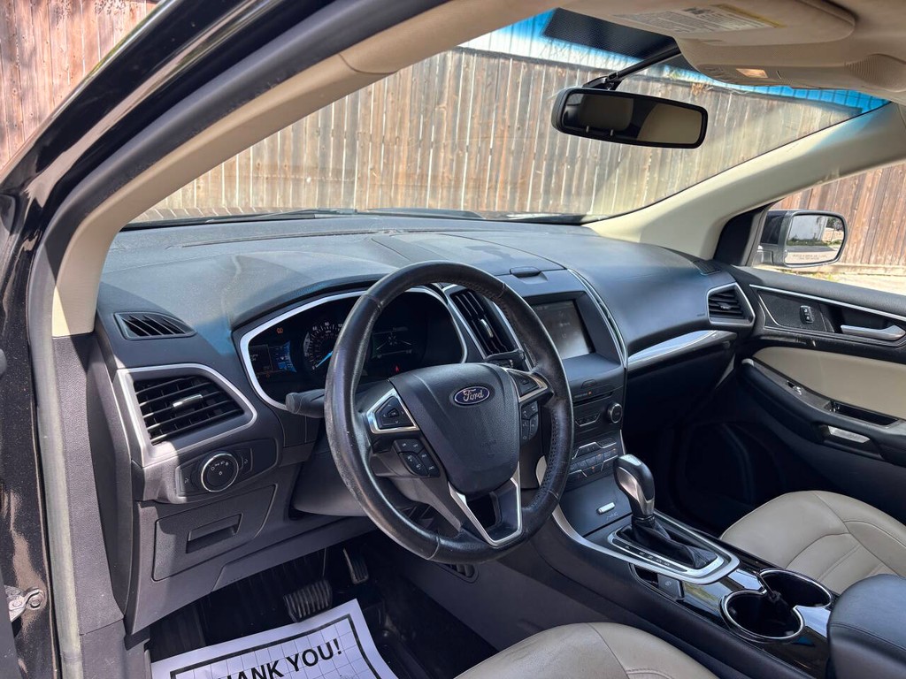 Ford Edge Vehicle Full-screen Gallery Image 08