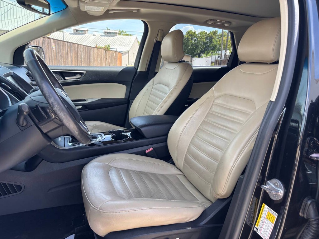 Ford Edge Vehicle Full-screen Gallery Image 09