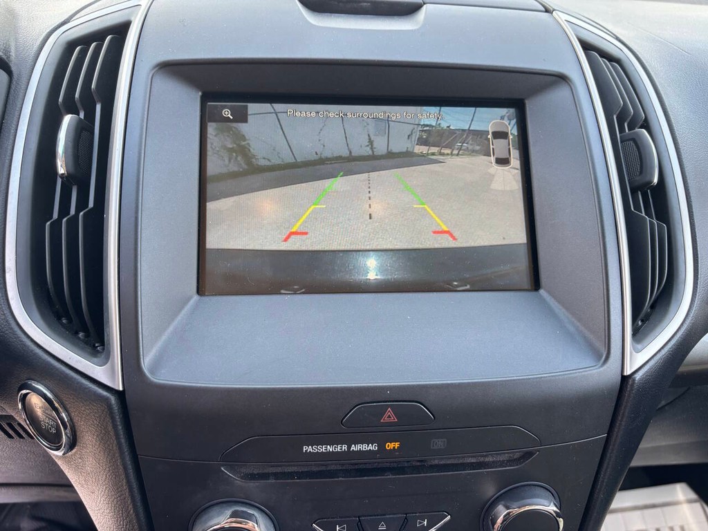Ford Edge Vehicle Full-screen Gallery Image 21