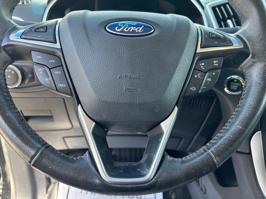 Ford Edge Vehicle Full-screen Gallery Image 25