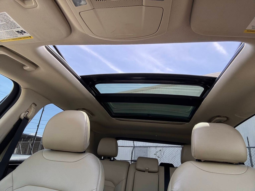 Ford Edge Vehicle Full-screen Gallery Image 27