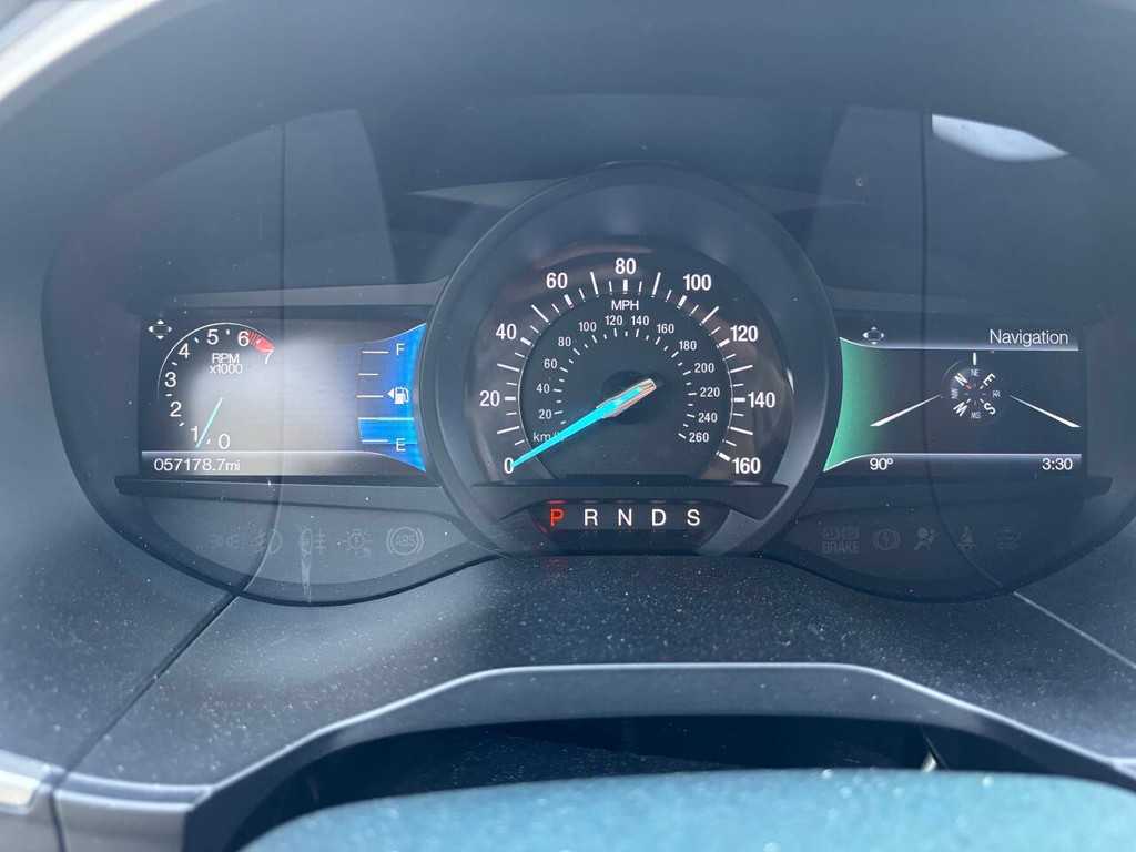 Ford Edge Vehicle Full-screen Gallery Image 28