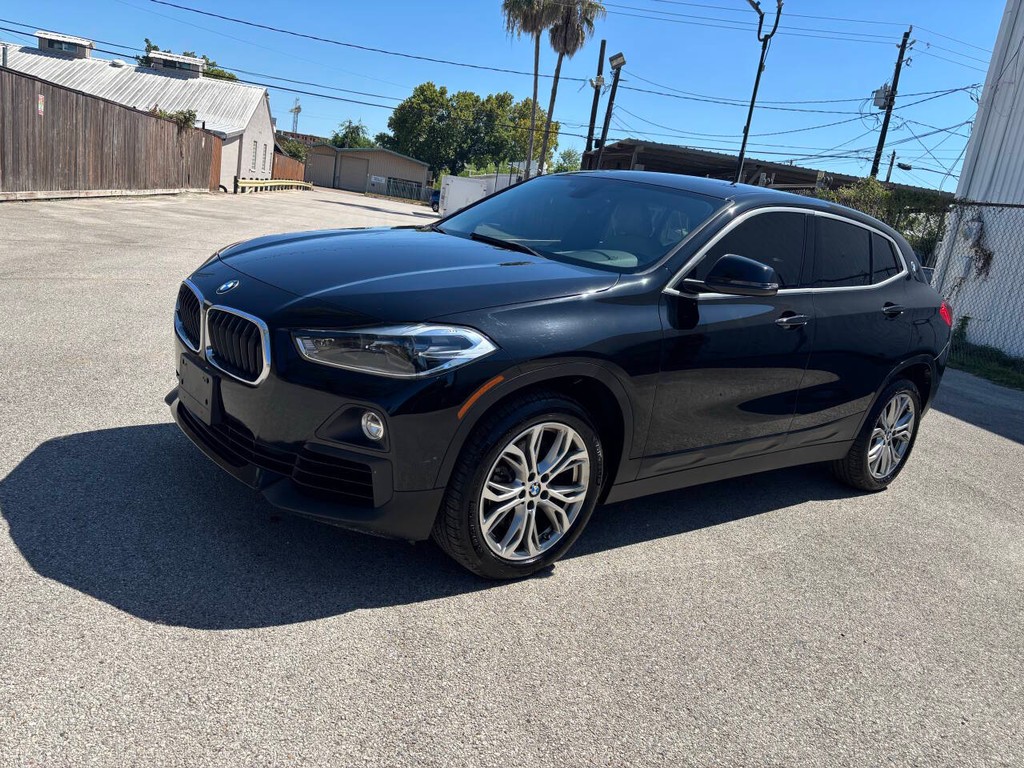 BMW X2 Vehicle Full-screen Gallery Image 04