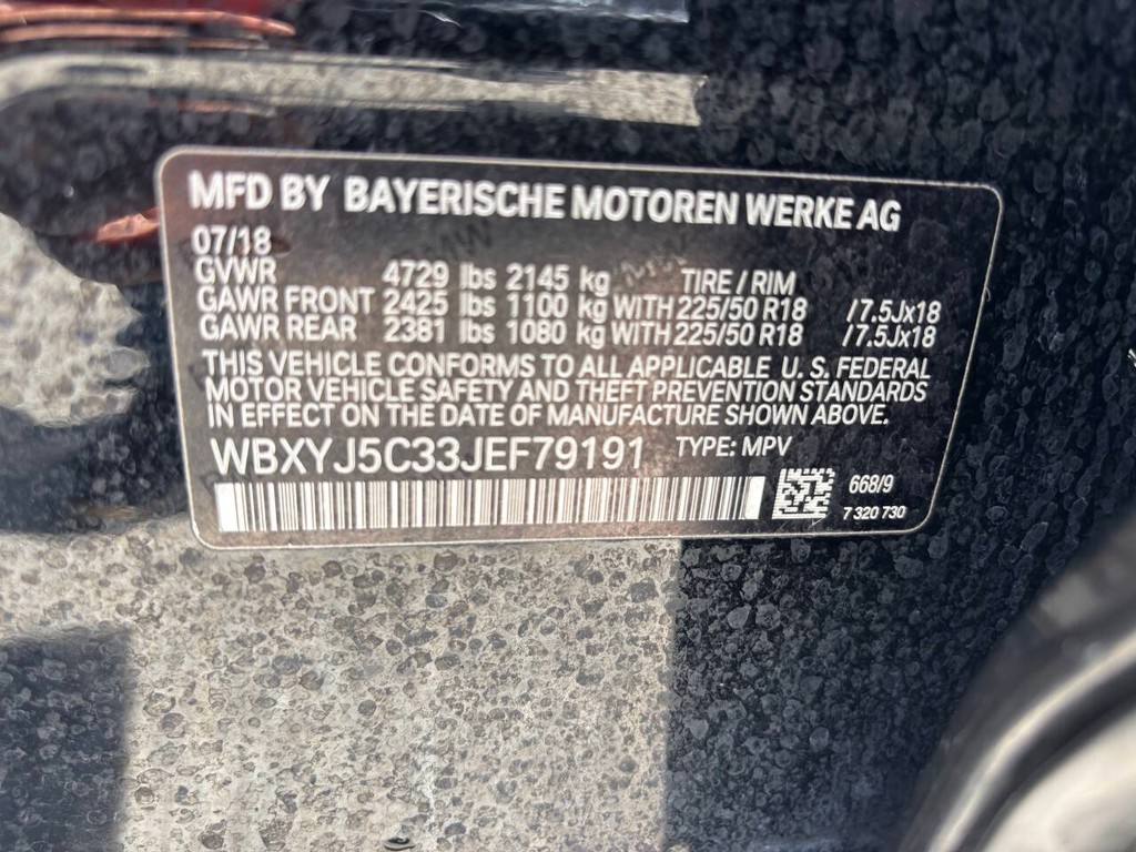 BMW X2 Vehicle Full-screen Gallery Image 28