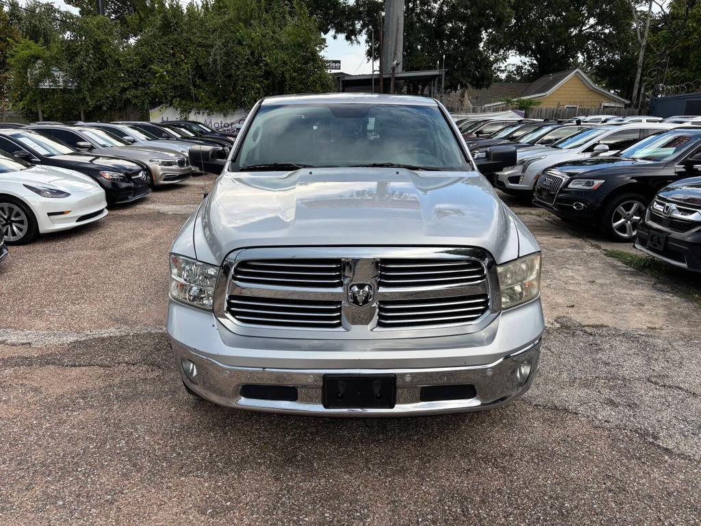 Ram 1500 Vehicle Full-screen Gallery Image 02
