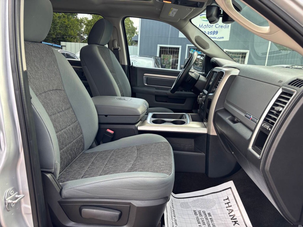 Ram 1500 Vehicle Full-screen Gallery Image 12