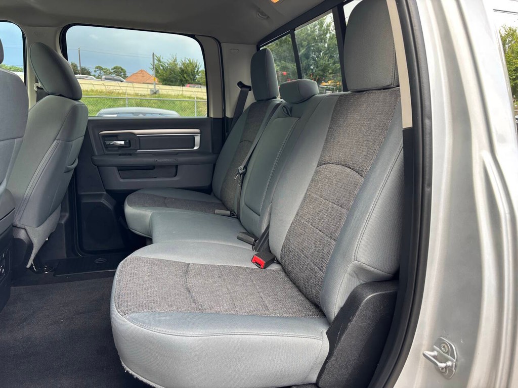 Ram 1500 Vehicle Full-screen Gallery Image 14