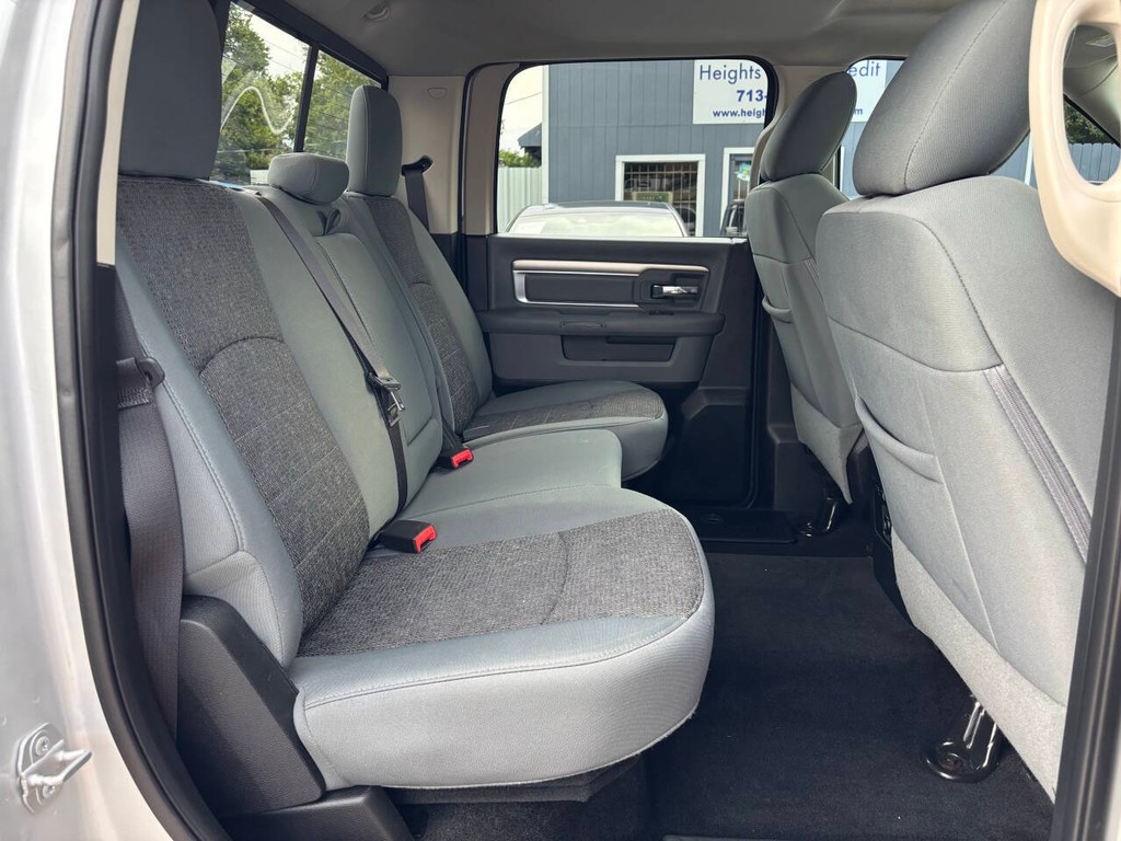 Ram 1500 Vehicle Full-screen Gallery Image 17