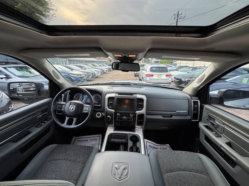 Ram 1500 Vehicle Full-screen Gallery Image 18