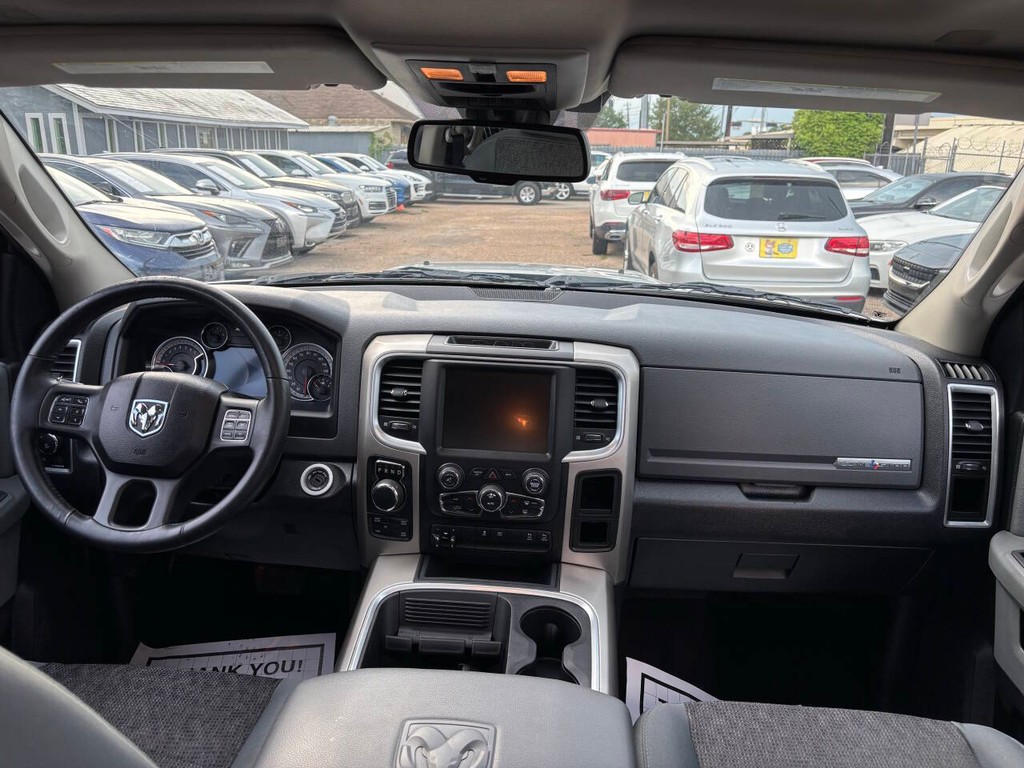 Ram 1500 Vehicle Full-screen Gallery Image 19