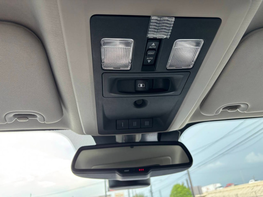 Ram 1500 Vehicle Full-screen Gallery Image 20