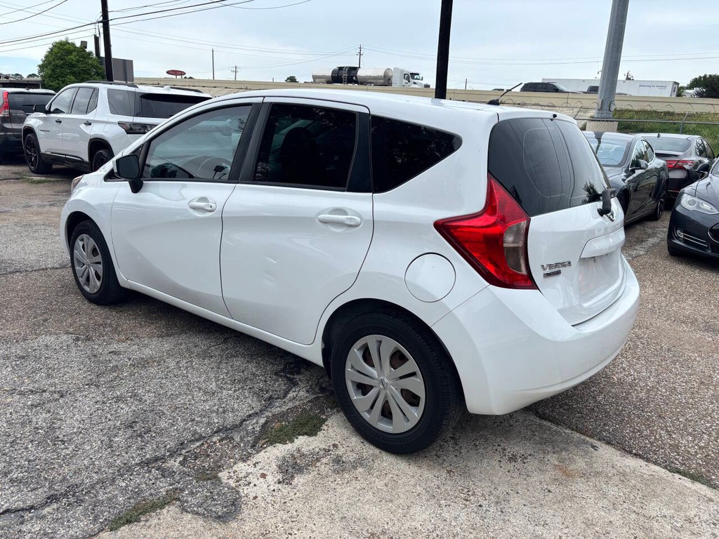 Nissan Versa Note Vehicle Full-screen Gallery Image 04