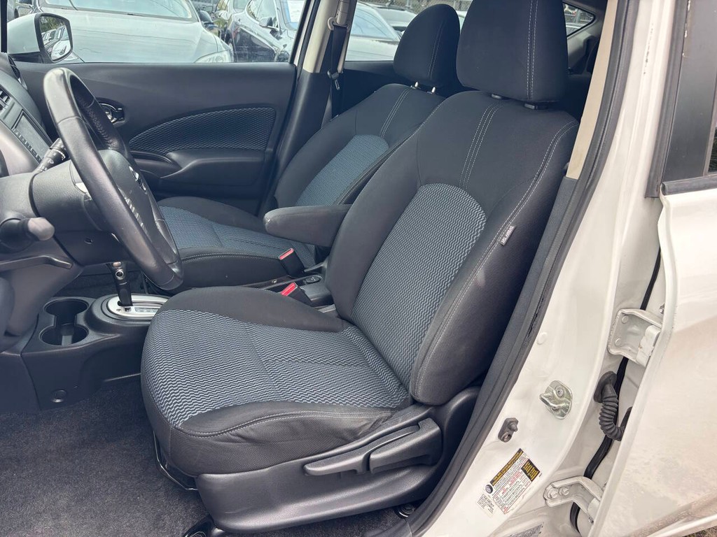 Nissan Versa Note Vehicle Full-screen Gallery Image 08
