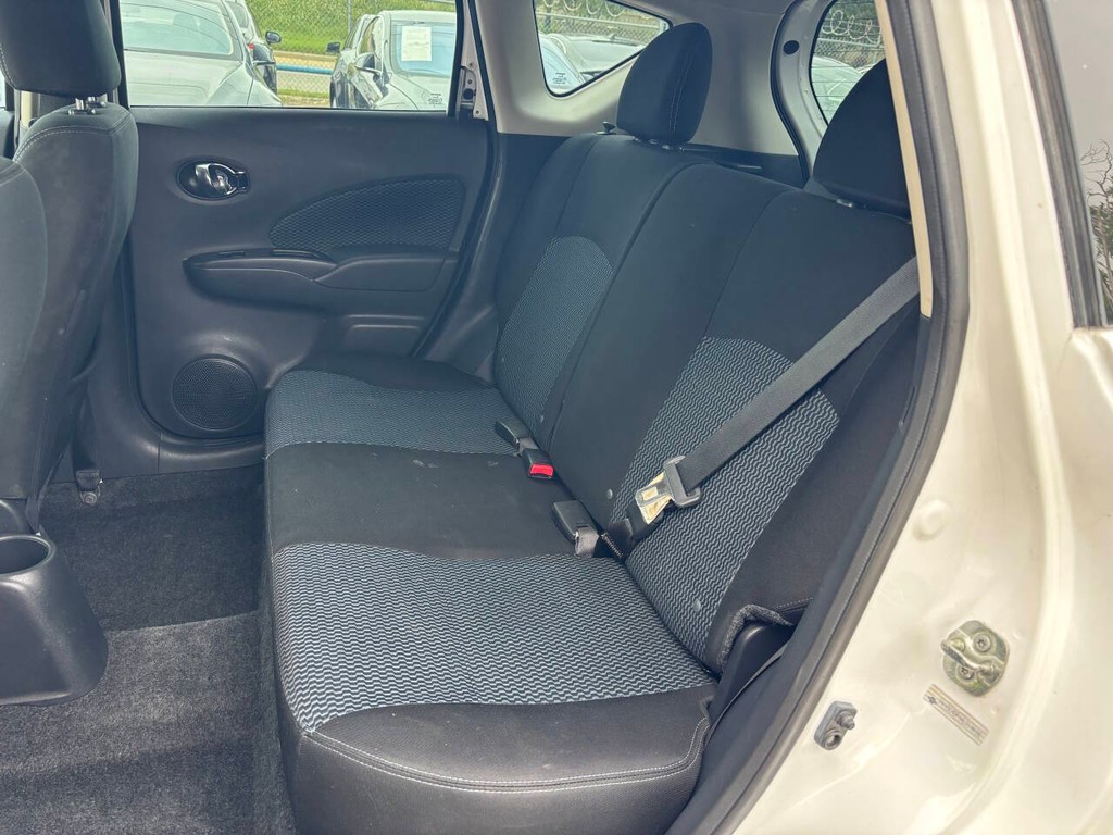 Nissan Versa Note Vehicle Full-screen Gallery Image 13