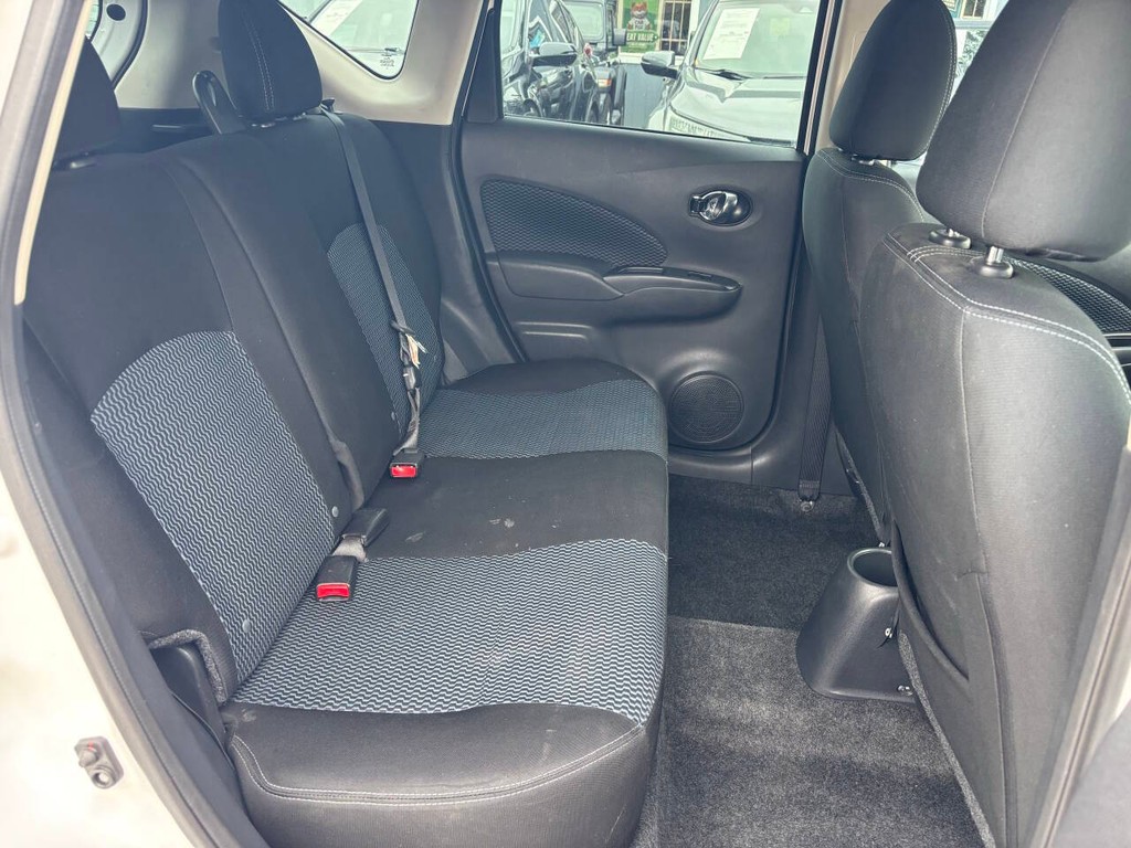 Nissan Versa Note Vehicle Full-screen Gallery Image 15
