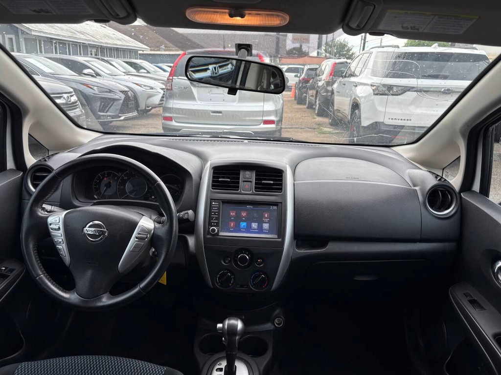 Nissan Versa Note Vehicle Full-screen Gallery Image 18