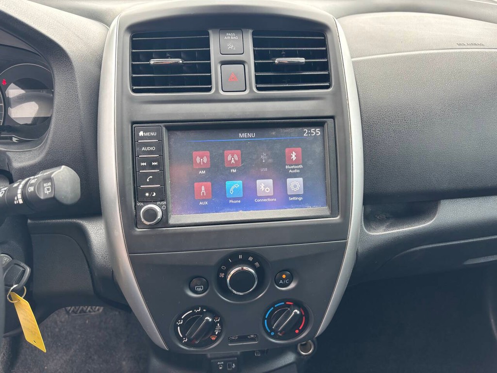 Nissan Versa Note Vehicle Full-screen Gallery Image 19
