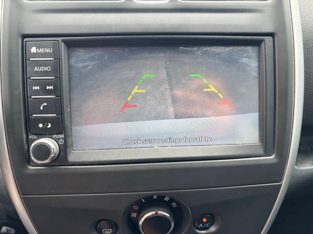 Nissan Versa Note Vehicle Full-screen Gallery Image 20