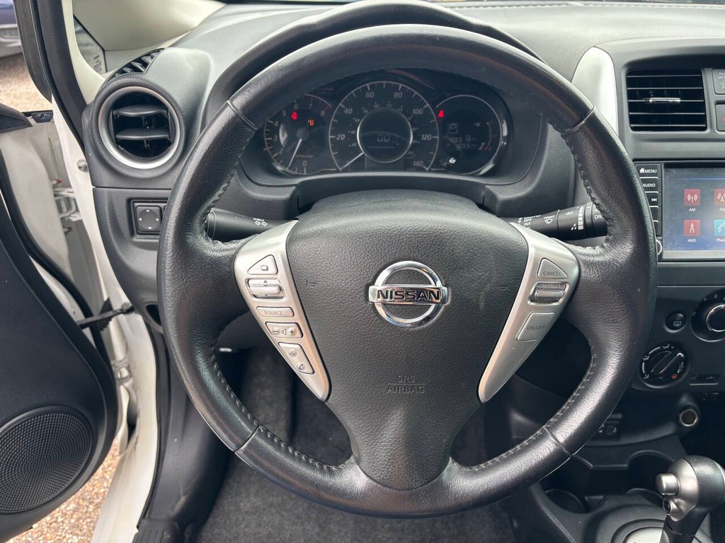 Nissan Versa Note Vehicle Full-screen Gallery Image 21