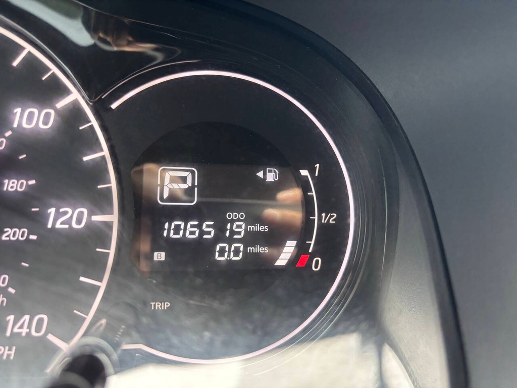 Nissan Versa Note Vehicle Full-screen Gallery Image 24