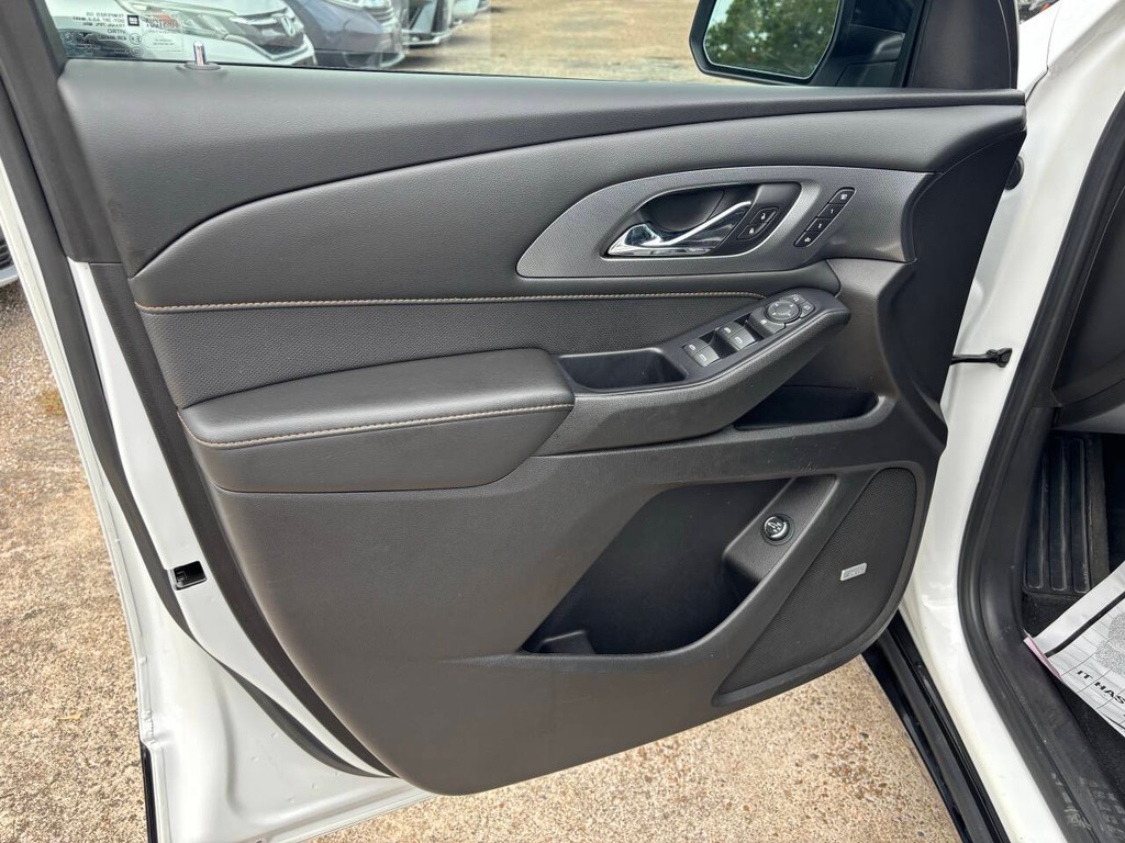 Chevrolet Traverse Vehicle Full-screen Gallery Image 10