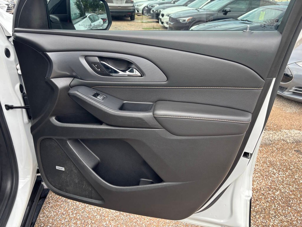 Chevrolet Traverse Vehicle Full-screen Gallery Image 13