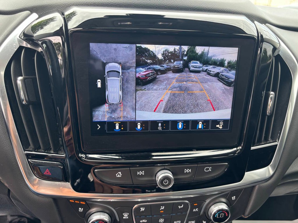 Chevrolet Traverse Vehicle Full-screen Gallery Image 23