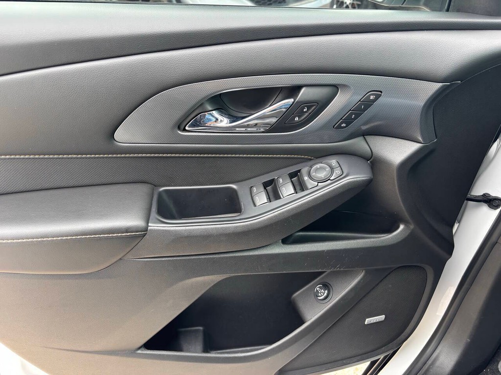 Chevrolet Traverse Vehicle Full-screen Gallery Image 29