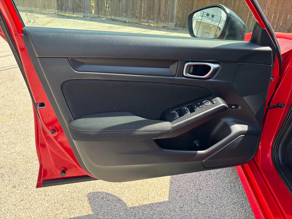 Honda Civic Vehicle Full-screen Gallery Image 10