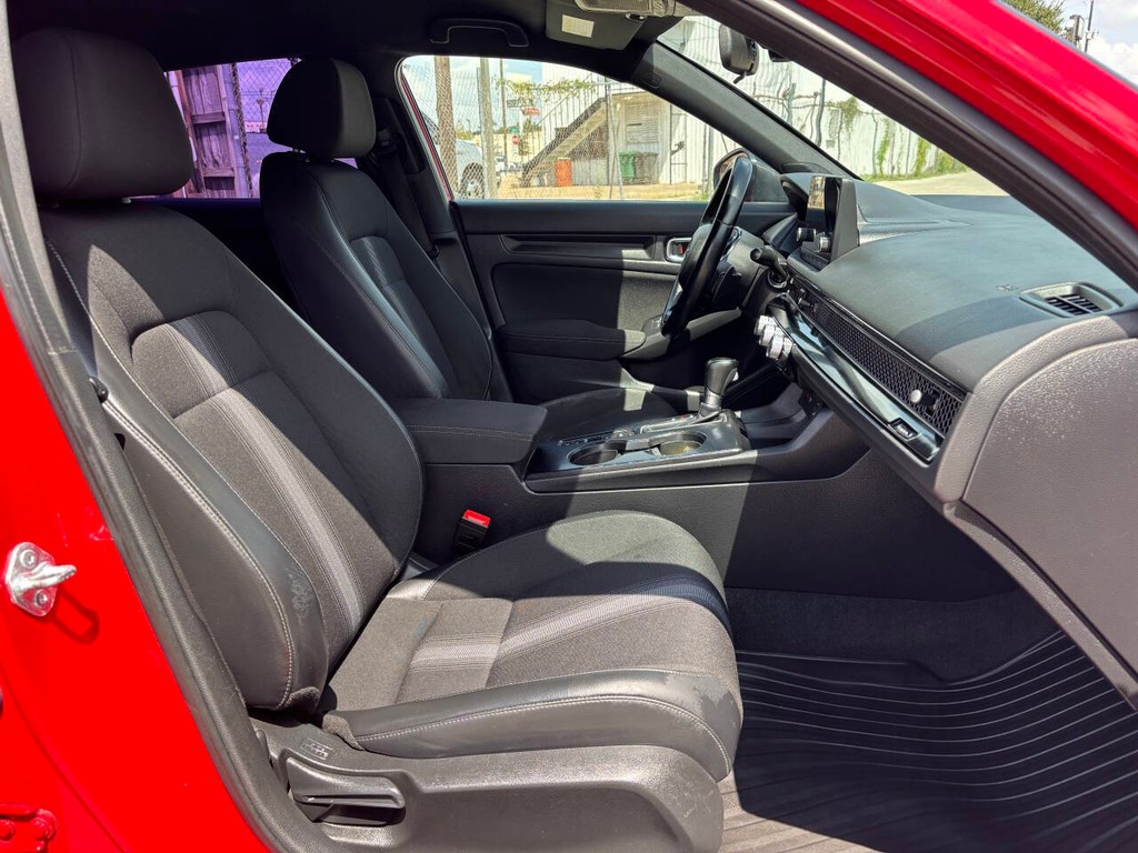 Honda Civic Vehicle Full-screen Gallery Image 12