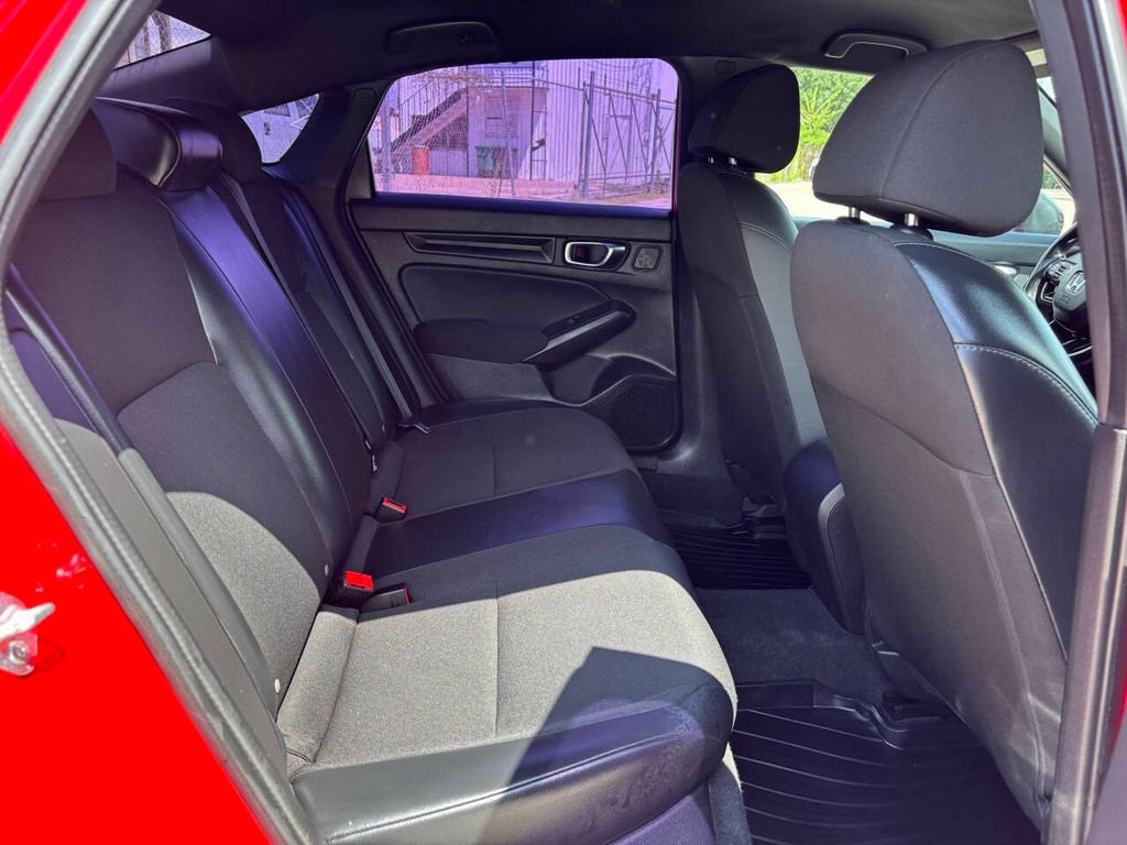 Honda Civic Vehicle Full-screen Gallery Image 16