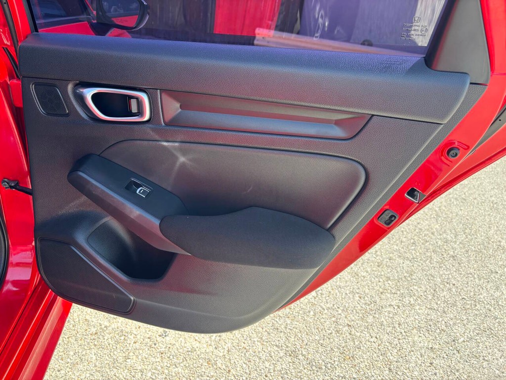 Honda Civic Vehicle Full-screen Gallery Image 17