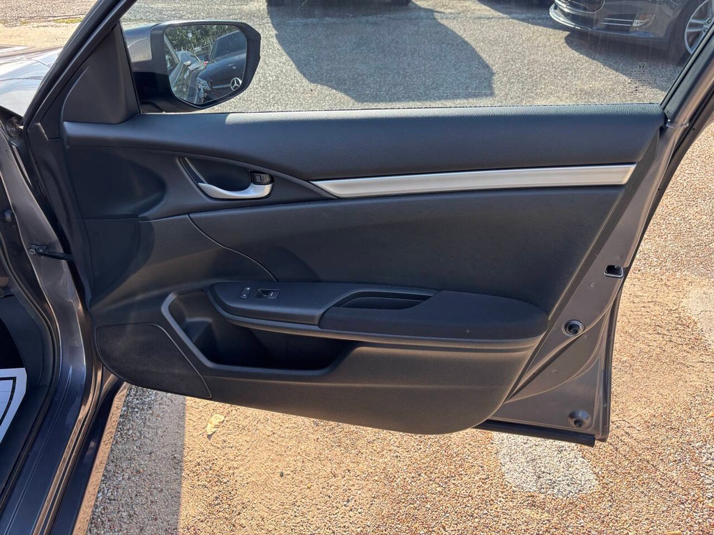 Honda Civic Vehicle Full-screen Gallery Image 12