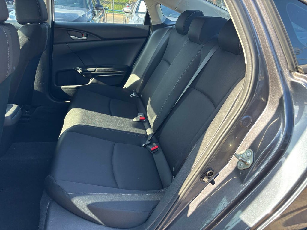 Honda Civic Vehicle Full-screen Gallery Image 13