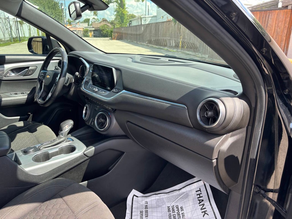 Chevrolet Blazer Vehicle Full-screen Gallery Image 11