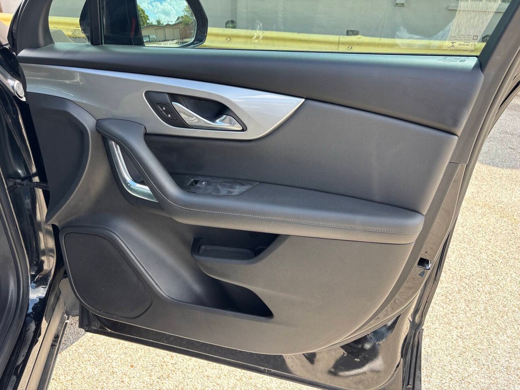 Chevrolet Blazer Vehicle Full-screen Gallery Image 13
