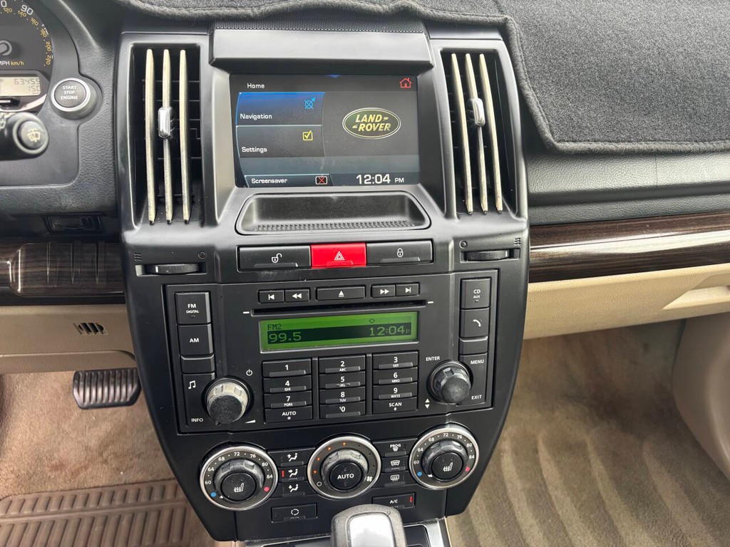 Land Rover LR2 Vehicle Full-screen Gallery Image 19