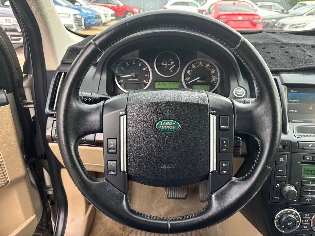 Land Rover LR2 Vehicle Full-screen Gallery Image 21