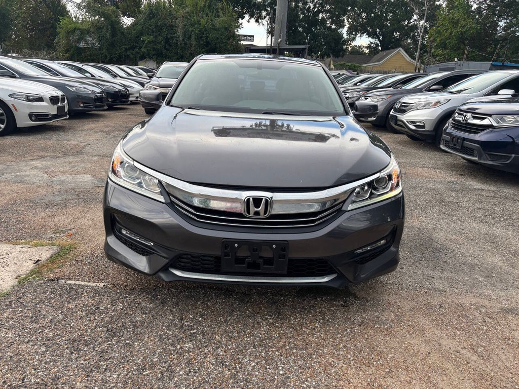 Honda Accord Vehicle Full-screen Gallery Image 02